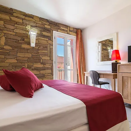 Nichotel Отель 4*