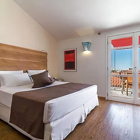 Nichotel מלון