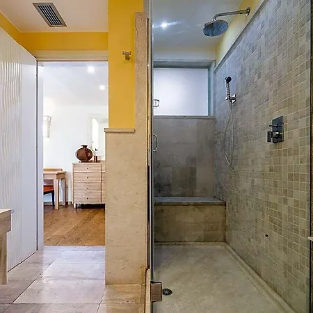 Nichotel Szálloda 4*