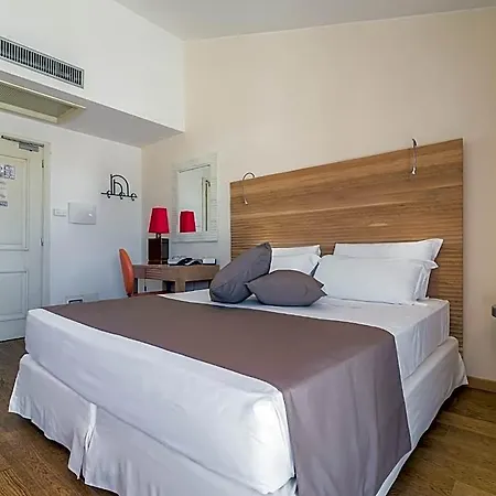 מלון Nichotel 4*