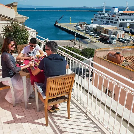 Nichotel מלון 4*