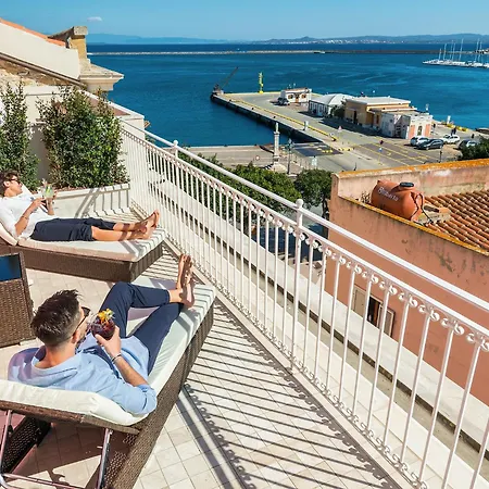 מלון Nichotel 4*